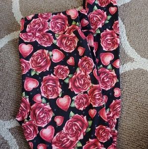 TC valentines leggings
